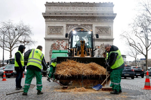Во Франции фермеры пригрозили возобновить протесты